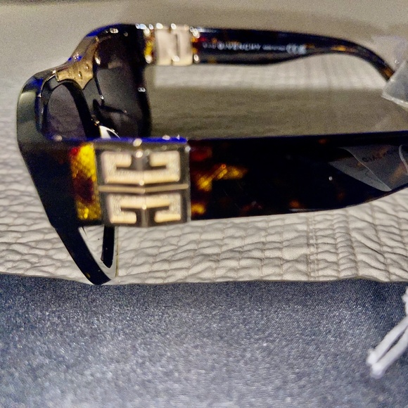 Givenchy 4G unisex sunglasses in acetate BR006BR03M-218 havana frame/grey lenses main image 14